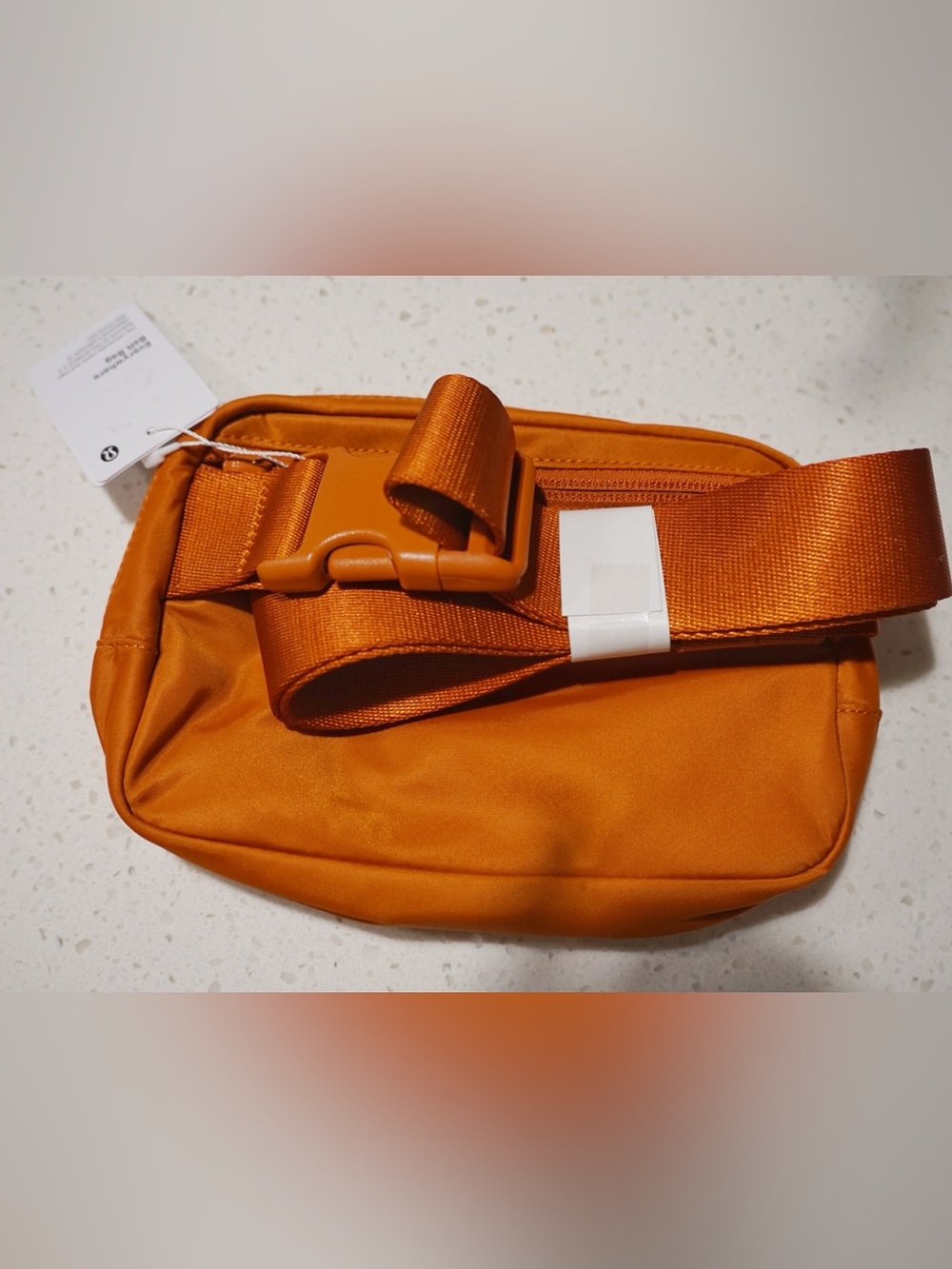 🧡 Lululemon Everywhere Belt Bag 1L – Burnt Orange | NEW WITH TAGS 🧡 - Picture 2 of 3